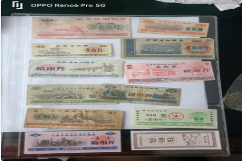 一位来自广西壮族自治区的傅老师，有一些藏品和老物件，急需出手，有意者联系，价格好商量。