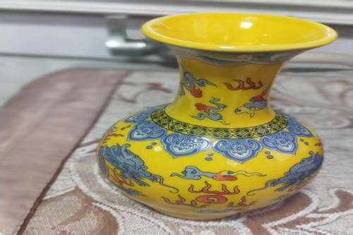 一位来自浙江省嘉兴市的李老师，有一些藏品和很好的老物件，急需找到爱好的收藏家，有意者请联系我。目前藏友老师比较着急，只要您是真心诚意想要收藏，一切好商量。