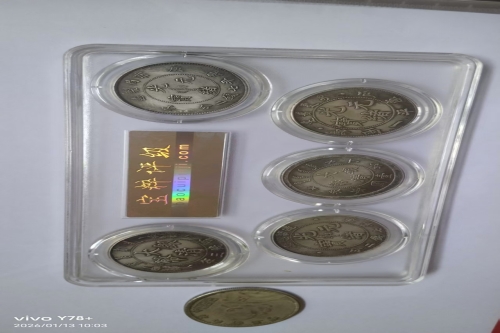 一位来自广西省河池市的韦老师，有一些藏品和老物件，急需出手，有意者联系，价格好商量。