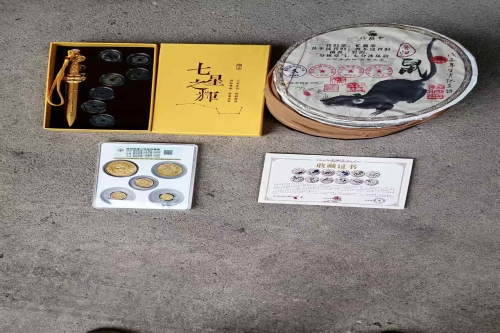 一位来自福建省莆田市的黄老师，有一些藏品和很好的老物件，急需找到爱好的收藏家，有意者请联系我。目前藏友老师比较着急，只要您是真心诚意想要收藏，一切好商量。