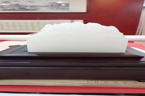 一位来自山东省青岛市的张老师，有一些藏品和很好的老物件，急需找到爱好的收藏家，有意者请联系我。目前藏友老师比较着急，只要您是真心诚意想要收藏，一切好商量。
