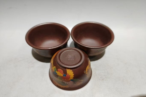 一位来自上海静安区的张老师，有一些藏品和很好的老物件，急需找到爱好的收藏家，有意者请联系我。目前藏友老师比较着急，只要您是真心诚意想要收藏，一切好商量。