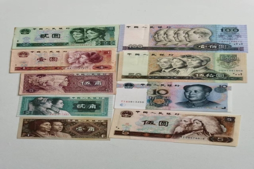 一位来自海南省海口市的沈老师，有一些藏品和很好的老物件，急需找到爱好的收藏家，有意者请联系我。目前藏友老师比较着急，只要您是真心诚意想要收藏，一切好商量。